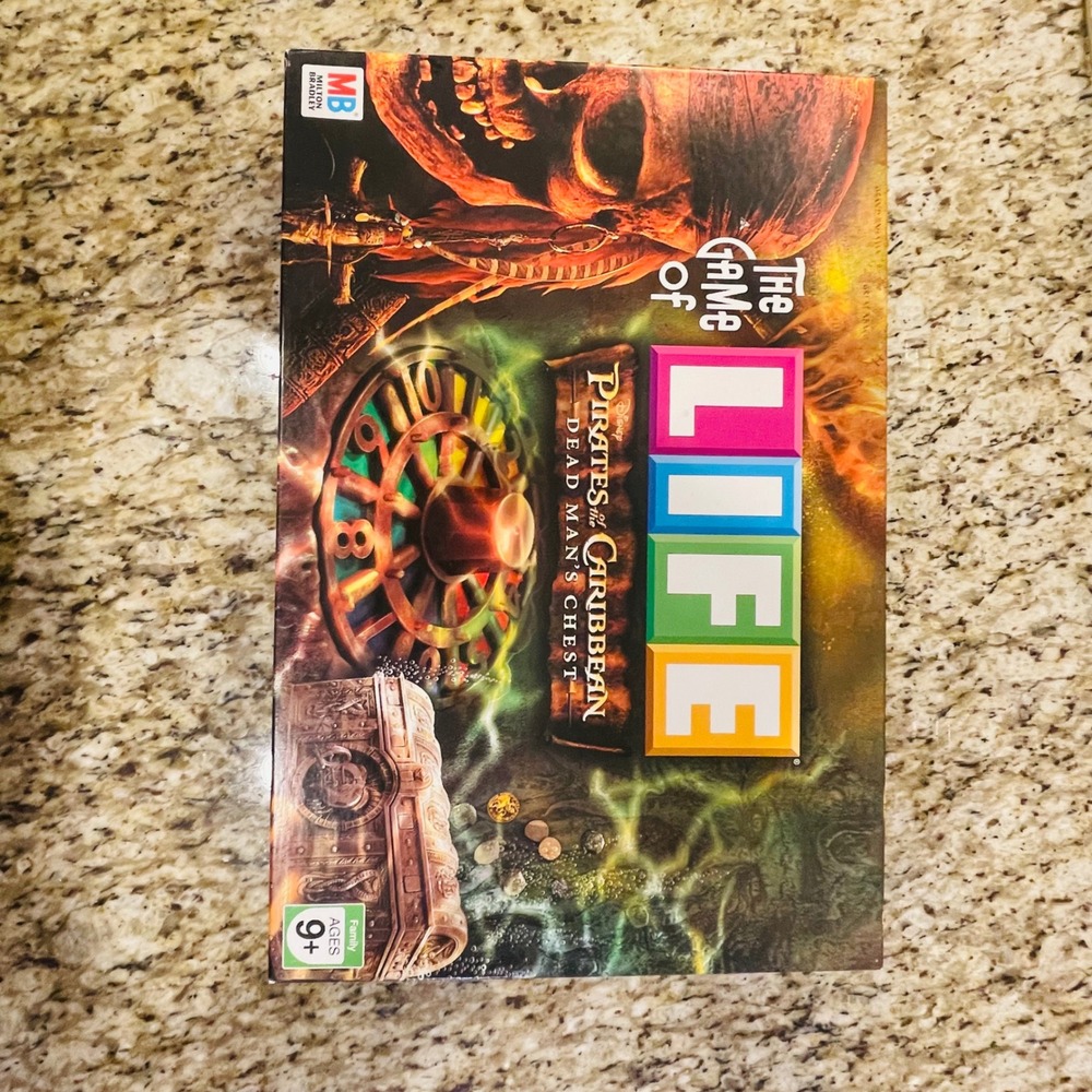 The Game of Life Pirates of the Caribbean Dead Mans Chest Milton Bradley 2006